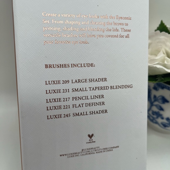 LUXIE 5-Piece Rose Gold Eyeconic Brush Set - Picture 5 of 8